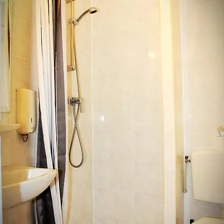 Dupuis Otel 2*