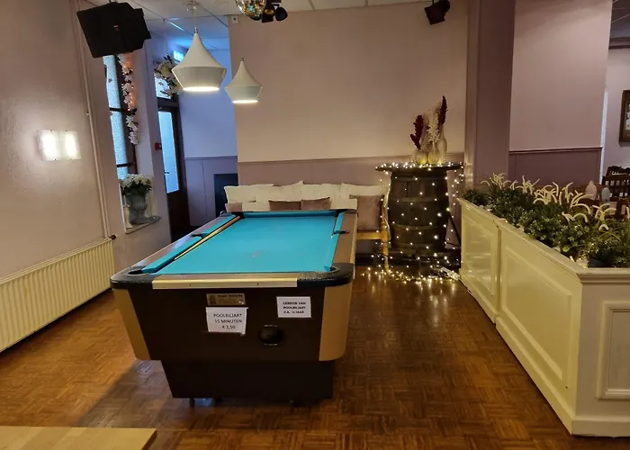 Dupuis ホテル ファルケンブルフ